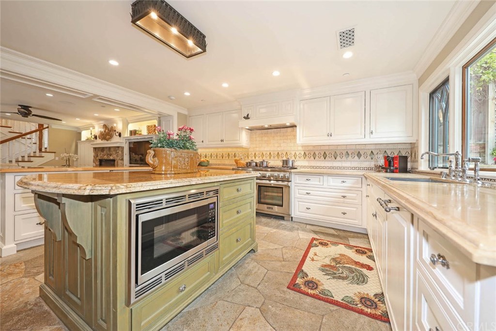 437 Myrtle Street Laguna Beach, CA 92651 - Photo 10 of 26