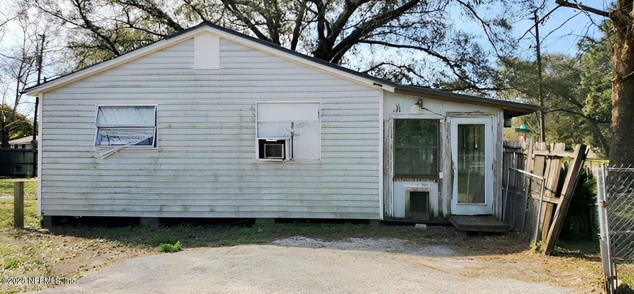 86798 Hester Drive Yulee, FL 32097 - Photo 3 of 10 Side_3