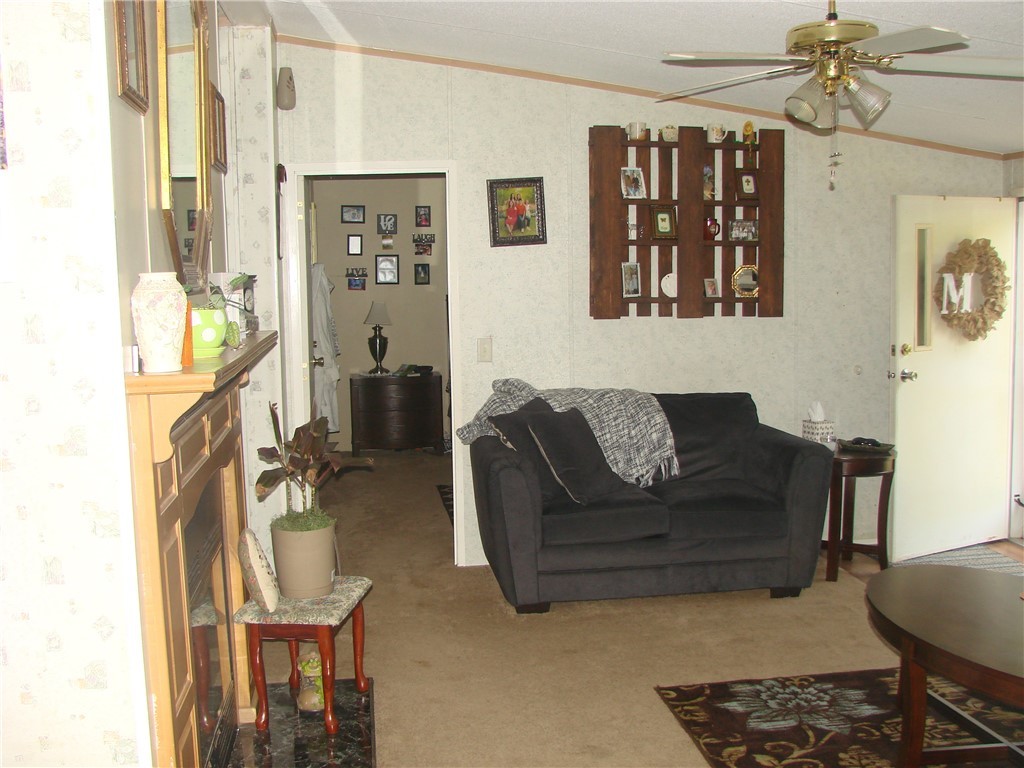160 Maple Way Easley, SC 29640 - Photo 10 of 14