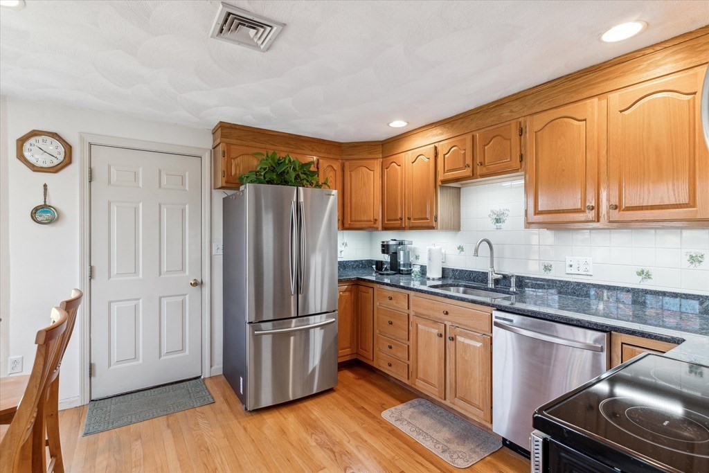 76 Den Quarry Road Lynn, MA 01904 - Photo 14 of 39 Gallery Image 14
