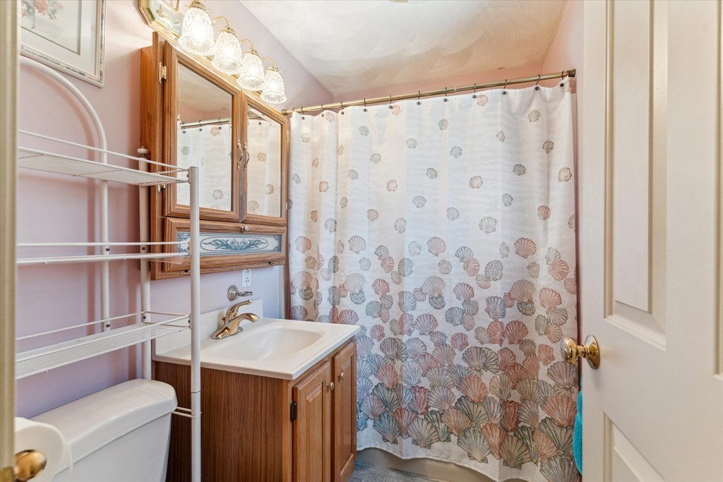 76 Den Quarry Road Lynn, MA 01904 - Photo 19 of 39 Gallery Image 19