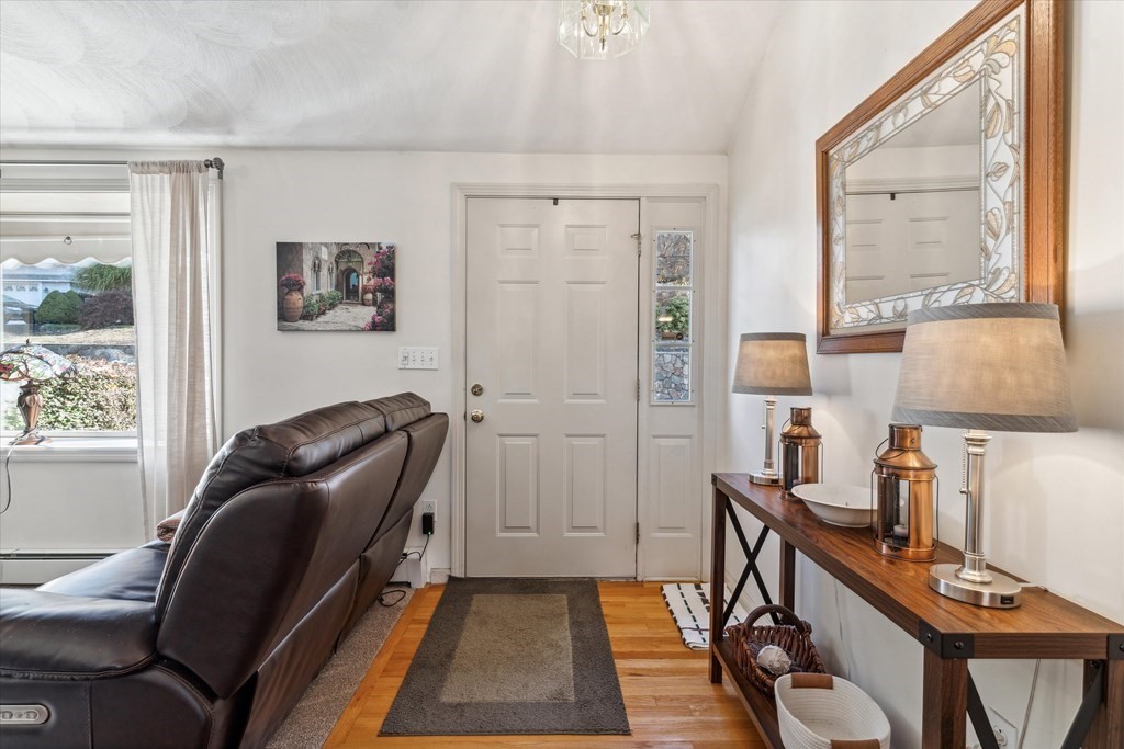 76 Den Quarry Road Lynn, MA 01904 - Photo 2 of 39 Gallery Image 2