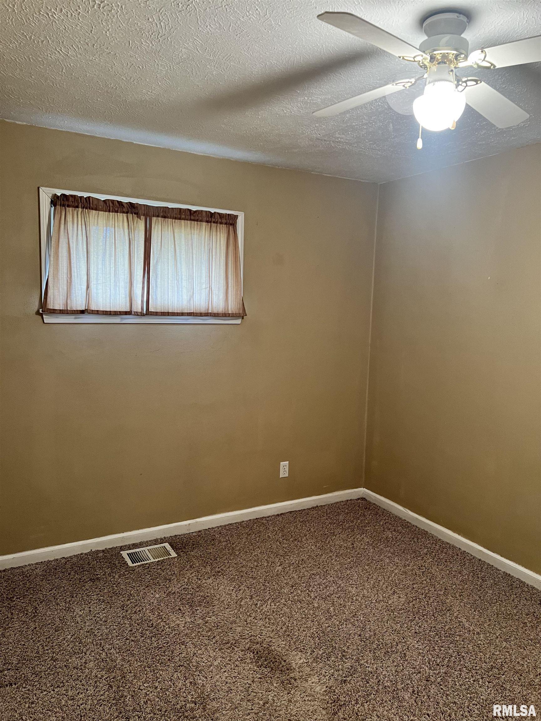 2542 East Wilshire Road Springfield, IL 62703 - Photo 5 of 25