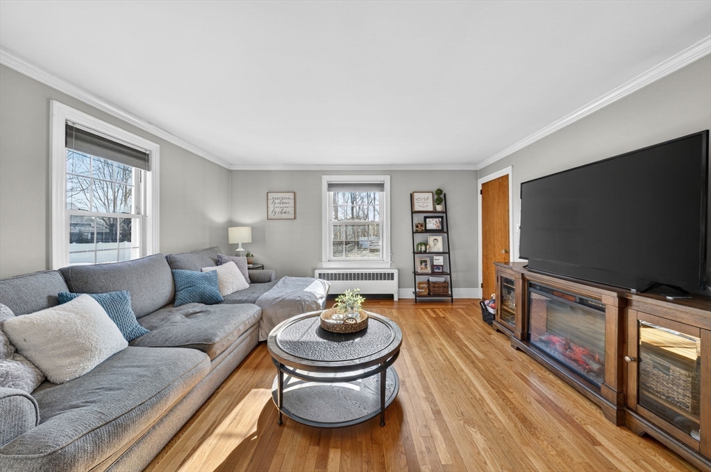 742 New Boston Road Fall River, MA 02720 - Photo 4 of 18