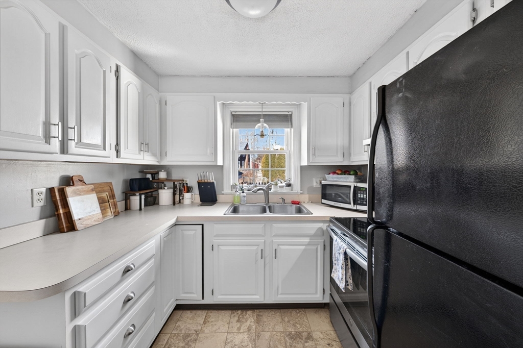 742 New Boston Road Fall River, MA 02720 - Photo 6 of 18