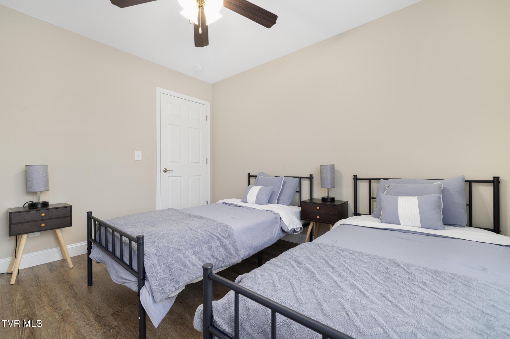 2927 Watauga Road, Unit 9 Johnson City, TN 37601 - Photo 21 of 37 IMG_7523