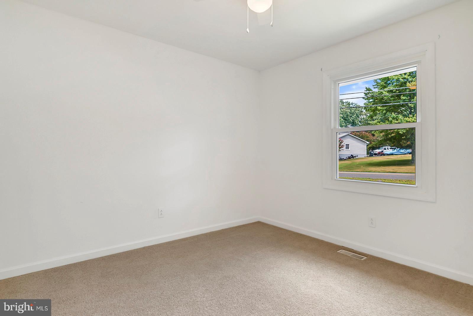 636 Hope Road Stafford, VA 22554 - Photo 20 of 43 Bedroom 3