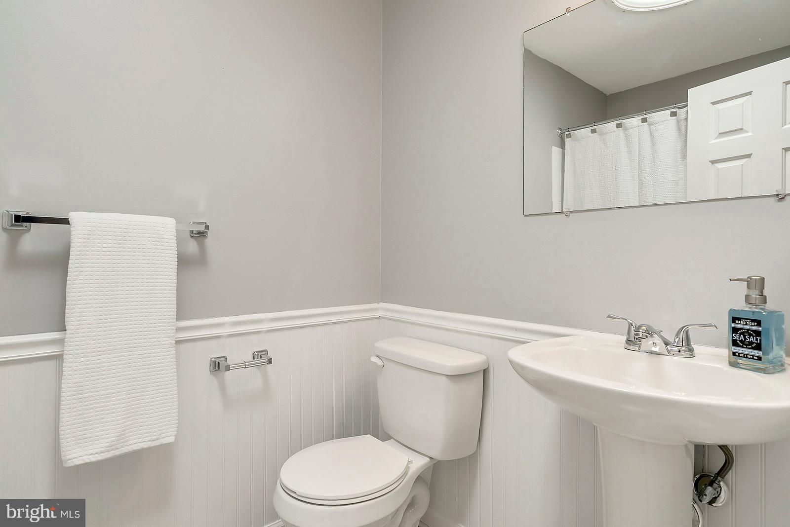 636 Hope Road Stafford, VA 22554 - Photo 22 of 43 Hall bath on upper level