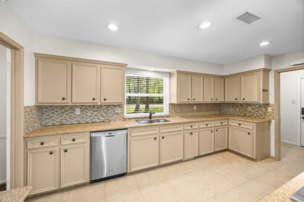 $385,000 | 11904 North Blackjack Oak Circle, The Woodlands, TX 77380