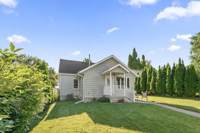 $369,900 | 3514 Sumter Avenue South, St. Louis Park, MN 55426