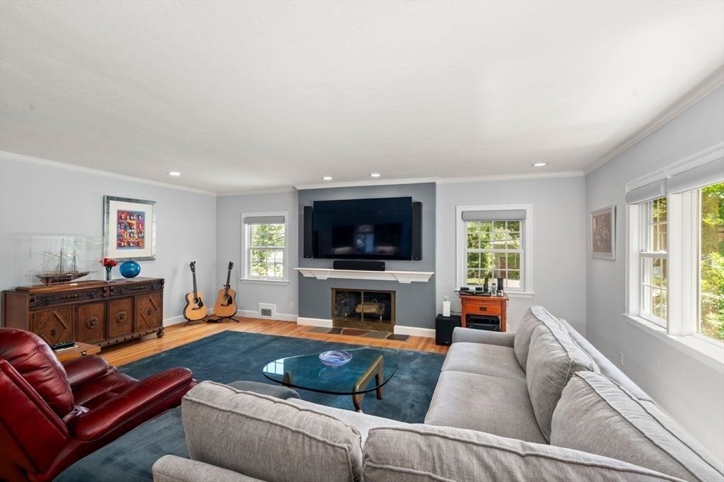 19 Druid Hill Road Newton, MA 02461 - Photo 6 of 35