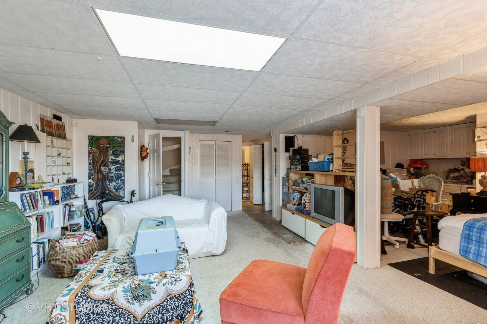 70 Cedar Ridge, Unit C Lake Barrington, IL 60010 - Photo 11 of 18 a living room with furniture and wooden floor