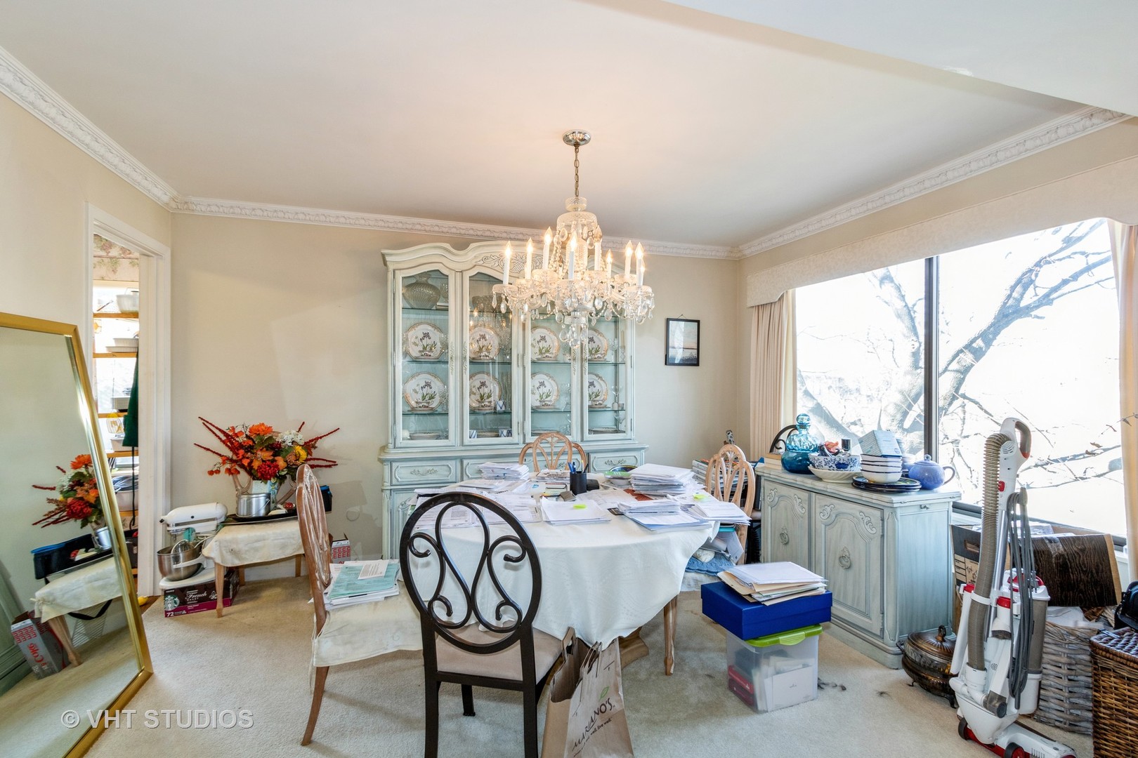70 Cedar Ridge, Unit C Lake Barrington, IL 60010 - Photo 4 of 18 a very nice looking dining room with furniture window and outside view