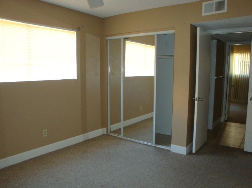 5525 East Thomas Road, Unit M6 Phoenix, AZ 85018 - Photo 7 of 8 2nd Bedroom