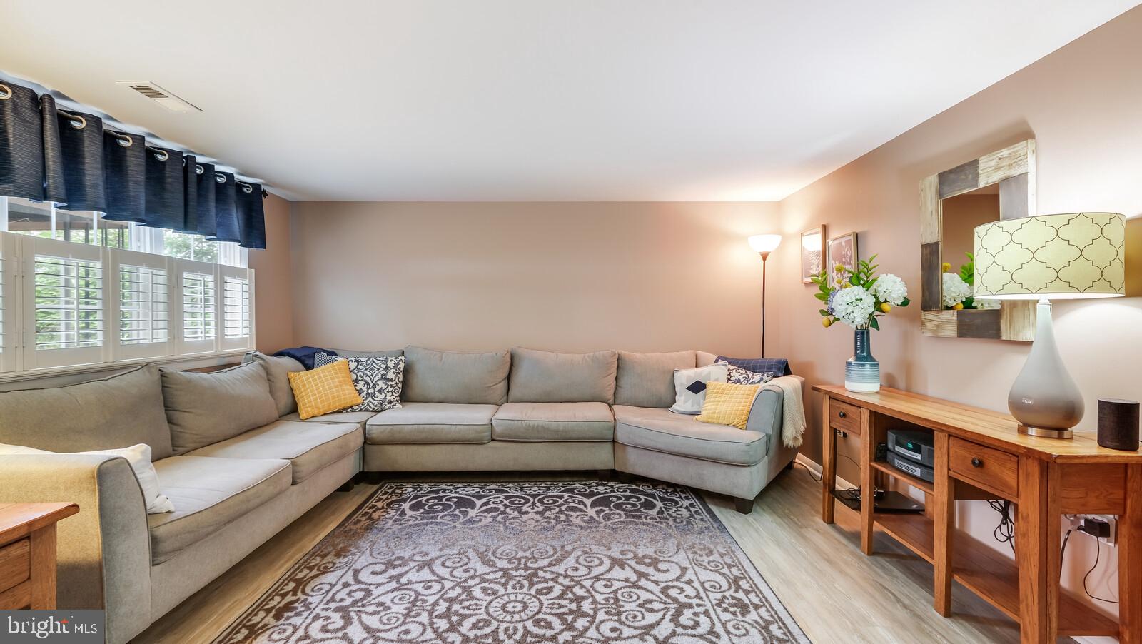 13045 Sewell Road Philadelphia, PA 19116 - Photo 30 of 40 Gallery Image 30