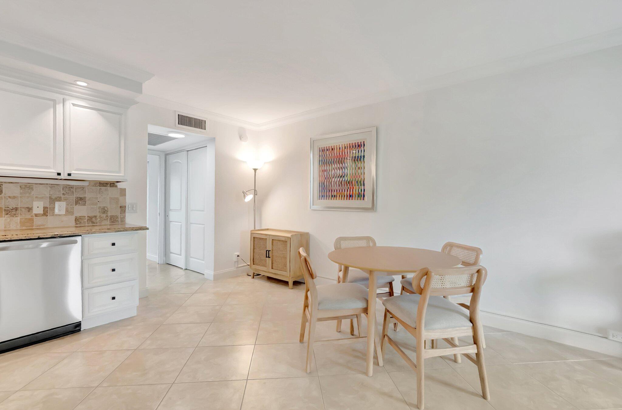 1072 Yarmouth C, Unit 1072 Boca Raton, FL 33434 - Photo 12 of 62 9-web-or-mls-DSC_1126