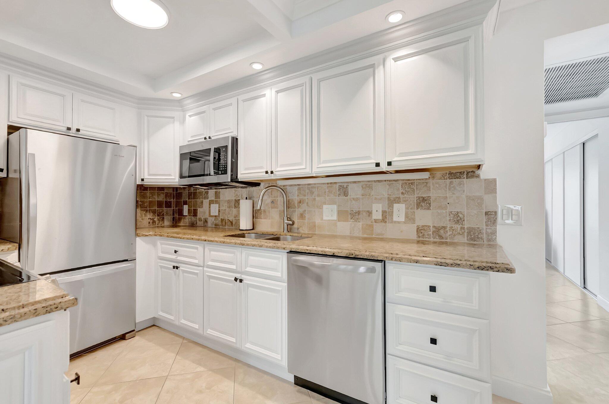 1072 Yarmouth C, Unit 1072 Boca Raton, FL 33434 - Photo 14 of 62 11-web-or-mls-DSC_1141