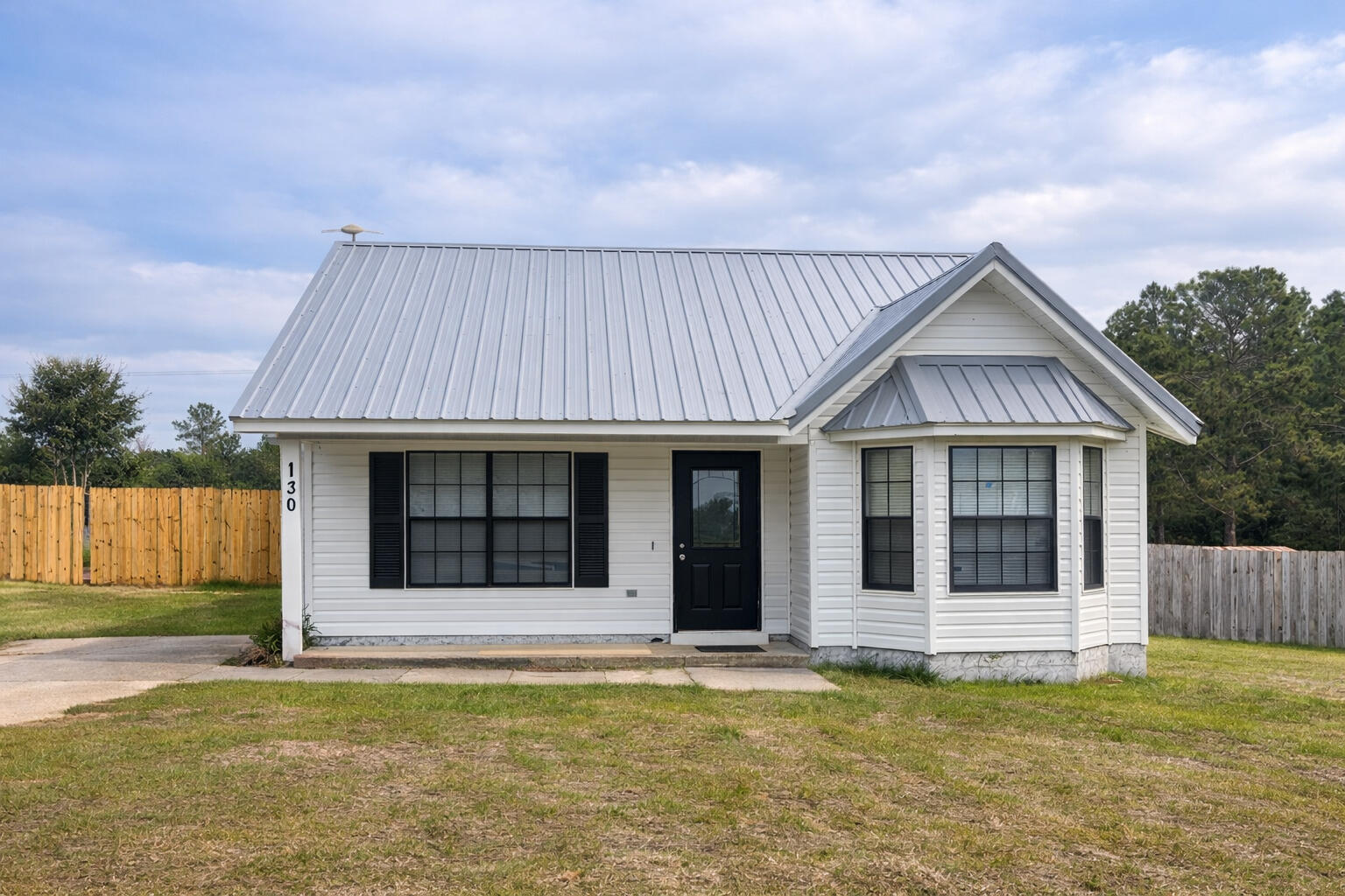 130 Stephens Lane Crestview, FL 32539 - Photo 1 of 16 Floridian Cottage on an ACRE PLUS BONUS!