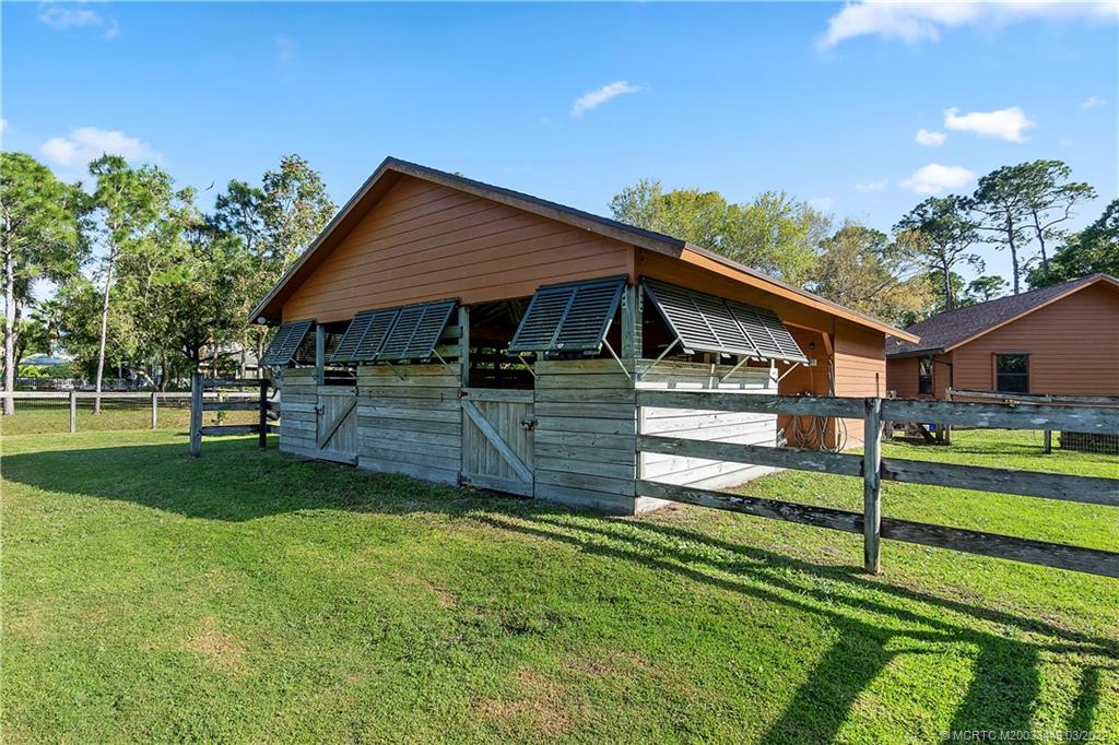 10943 Southwest Hawkview Circle Stuart, FL 34997 - Photo 34 of 47 Gallery Image 34