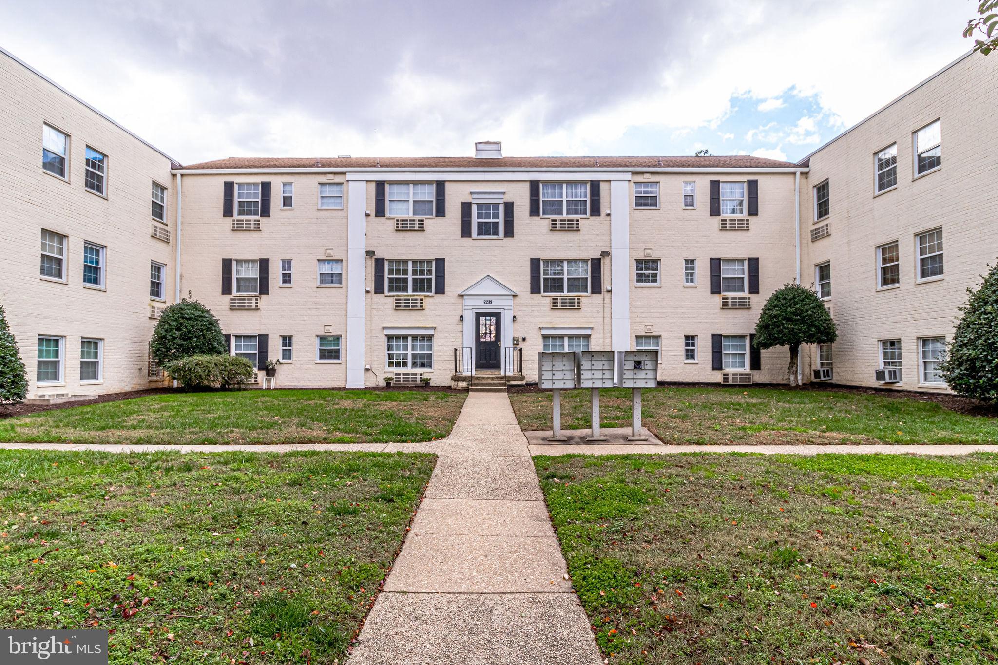 2239 Farrington Avenue, Unit 103 Alexandria, VA 22303 - Photo 29 of 32 Condo Exterior