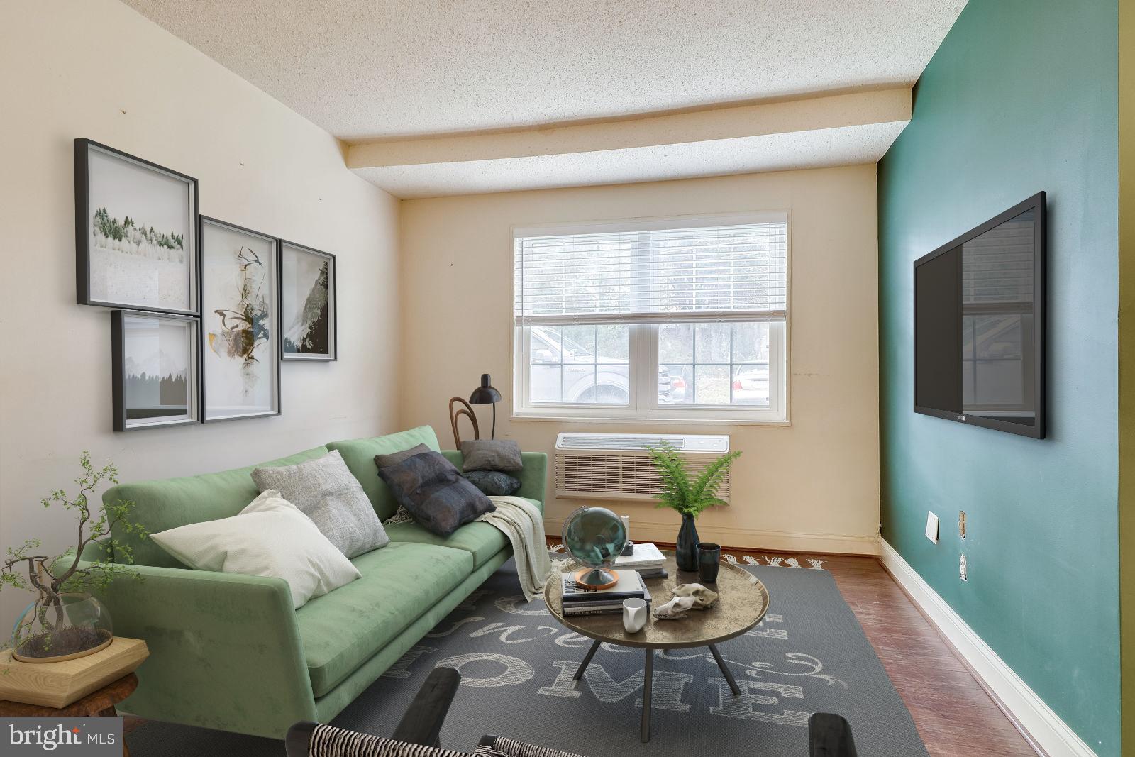 2239 Farrington Avenue, Unit 103 Alexandria, VA 22303 - Photo 4 of 32 Living Room