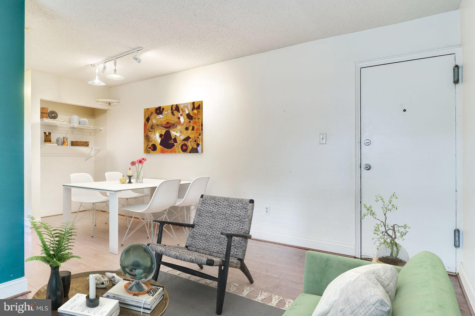 2239 Farrington Avenue, Unit 103 Alexandria, VA 22303 - Photo 5 of 32 Living Room/Dining Area