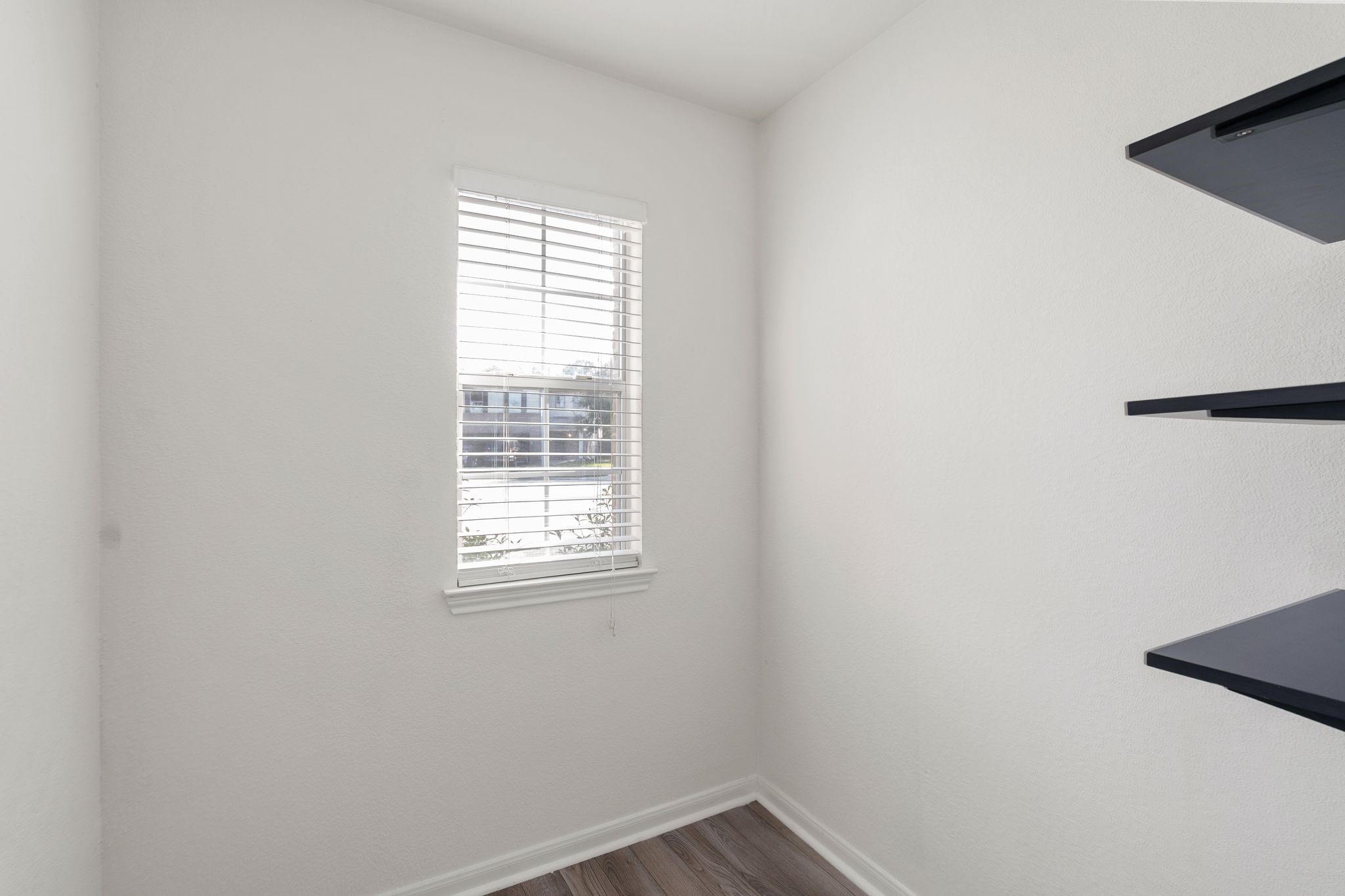 18102 Clayton Bluff Lane Cypress, TX 77433 - Photo 5 of 30 a small space with a window