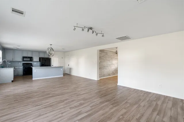 $2,400 | 18102 Clayton Bluff Lane, Cypress, TX 77433