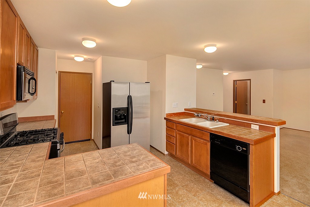 321 Kirkland Place Southeast Renton, WA 98056 - Photo 8 of 21 Gallery Image 8