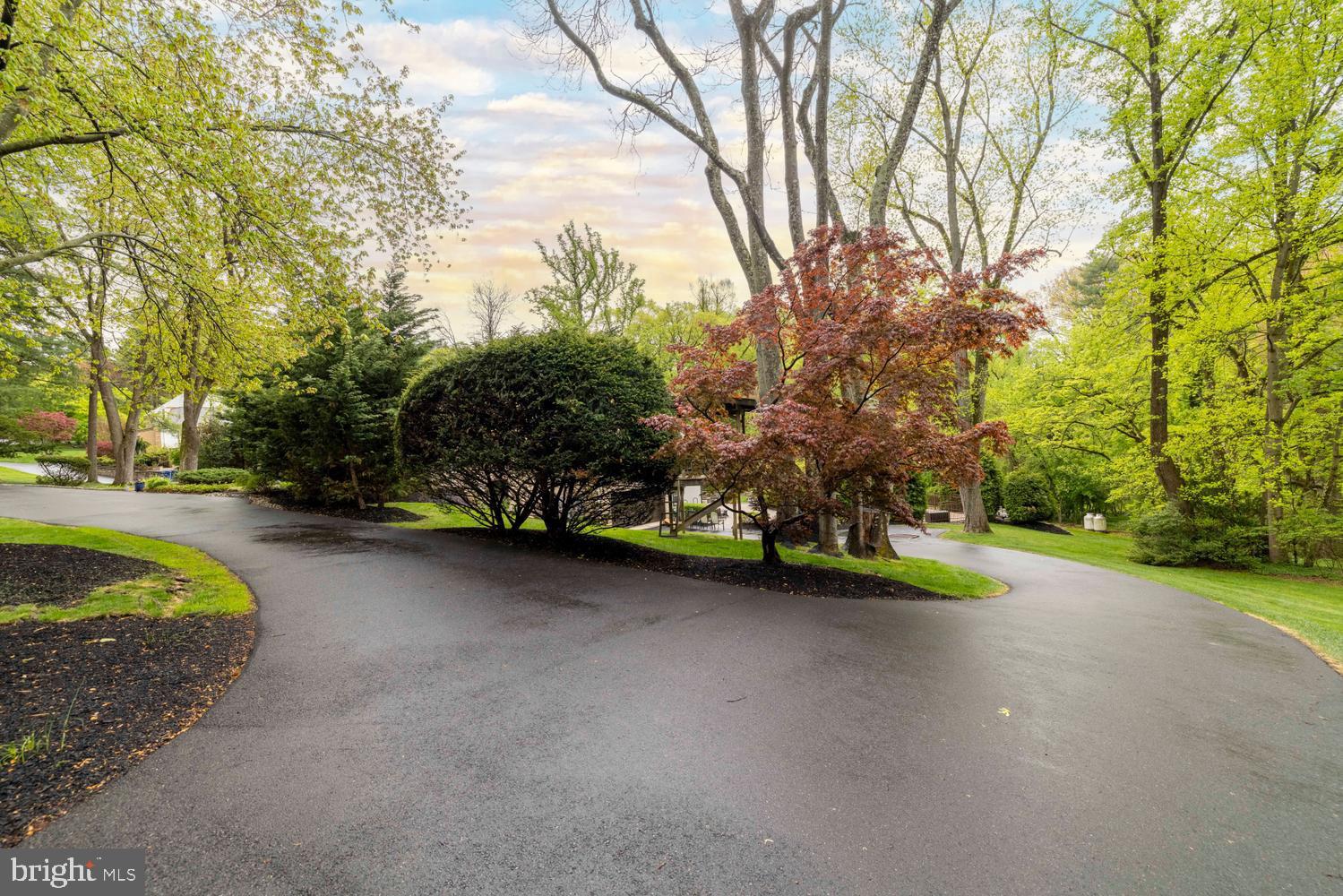 1074 Pheasant Road Rydal, PA 19046 - Photo 48 of 51 Driveway