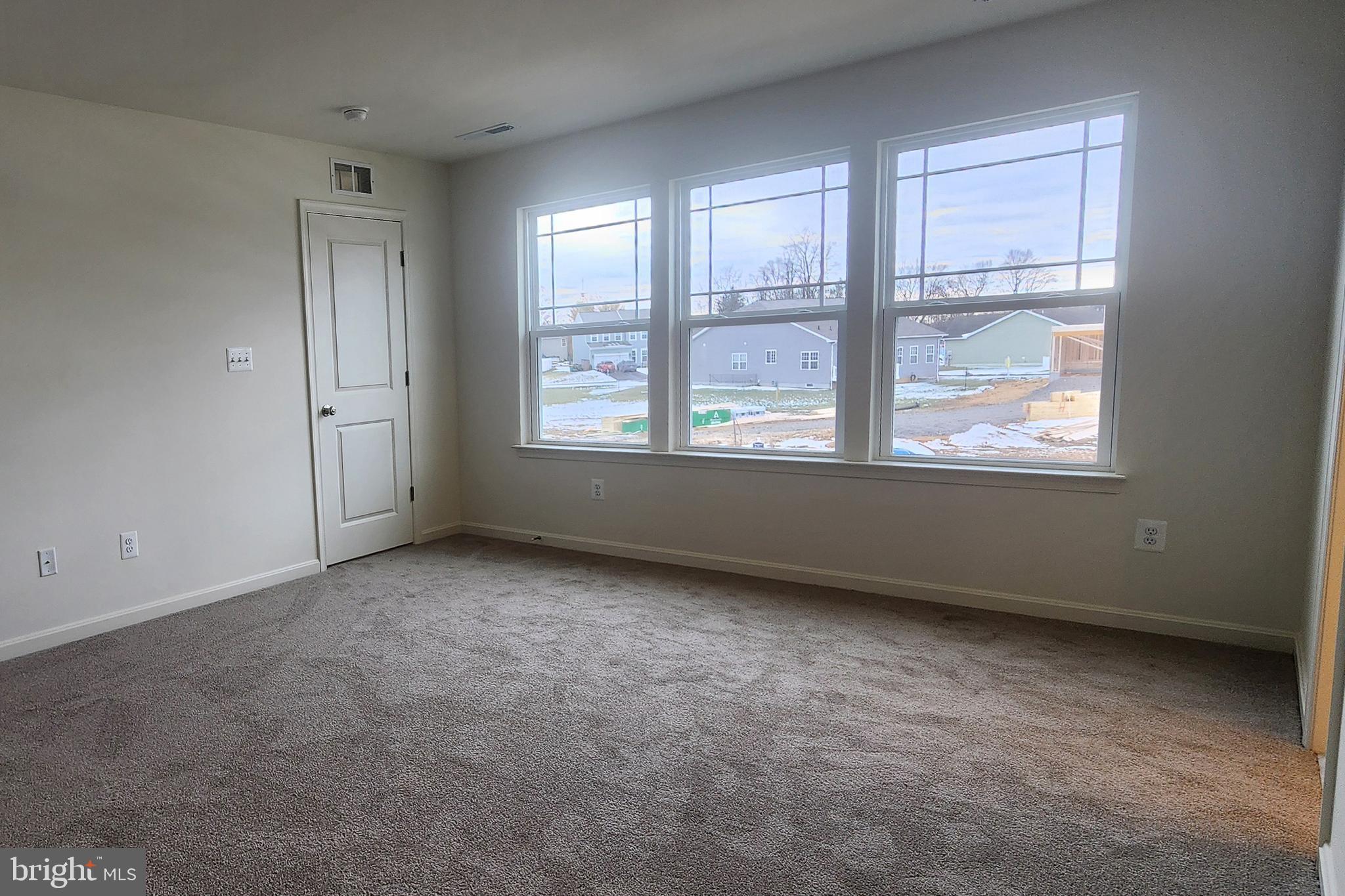 5407 Harrier Way Waynesboro, PA 17268 - Photo 27 of 35 an empty room with a window