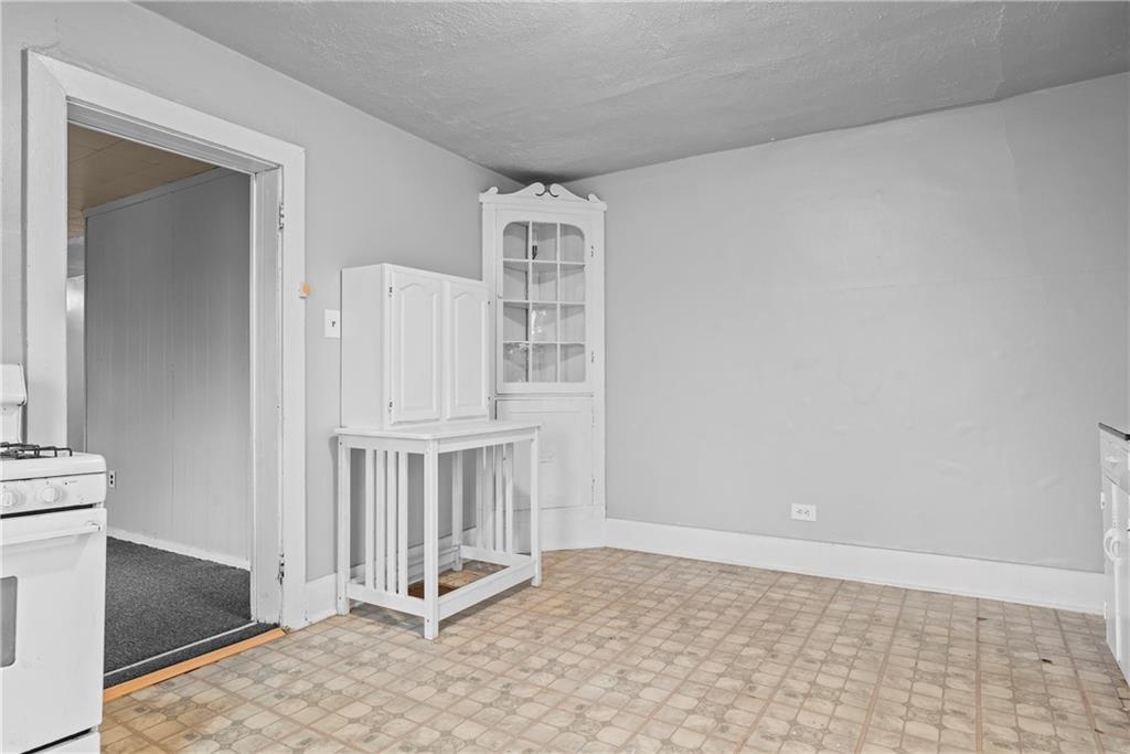 214 Grape Way Clairton, PA 15025 - Photo 9 of 13