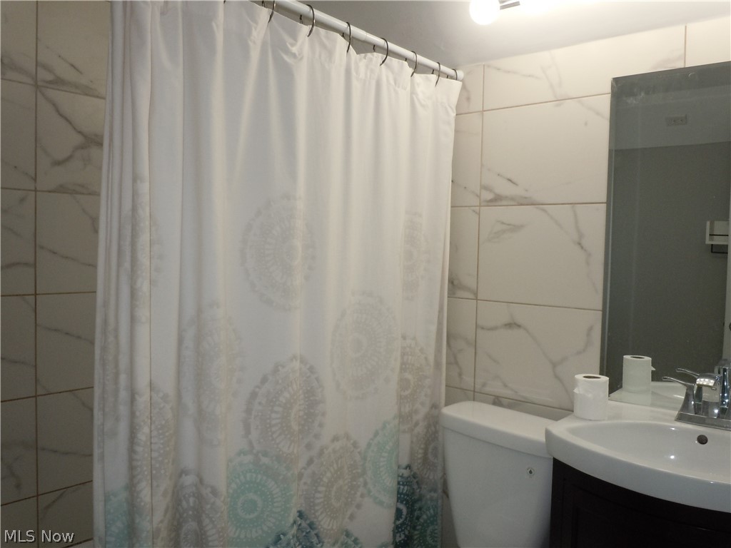 1135 Lander Road Cleveland, OH 44124 - Photo 12 of 19
