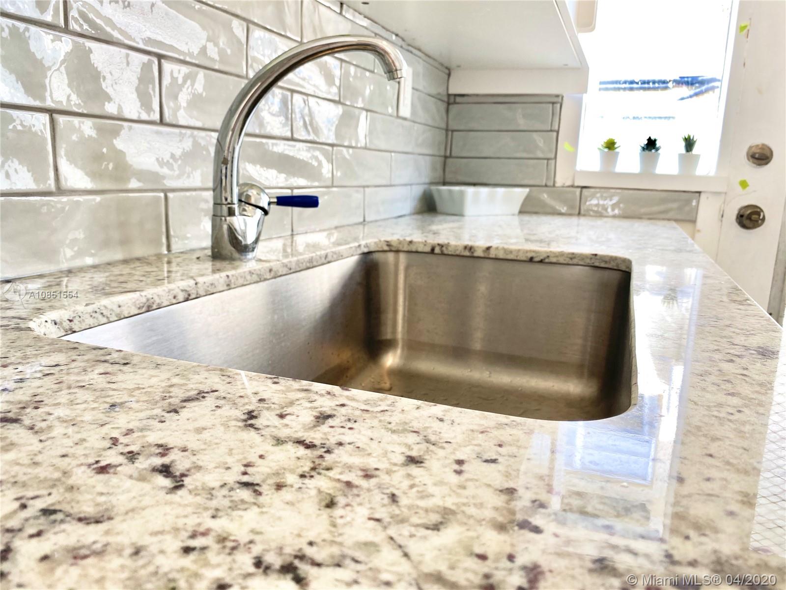 4720 Pine Tree Drive, Unit 5 Miami Beach, FL 33140 - Photo 10 of 25