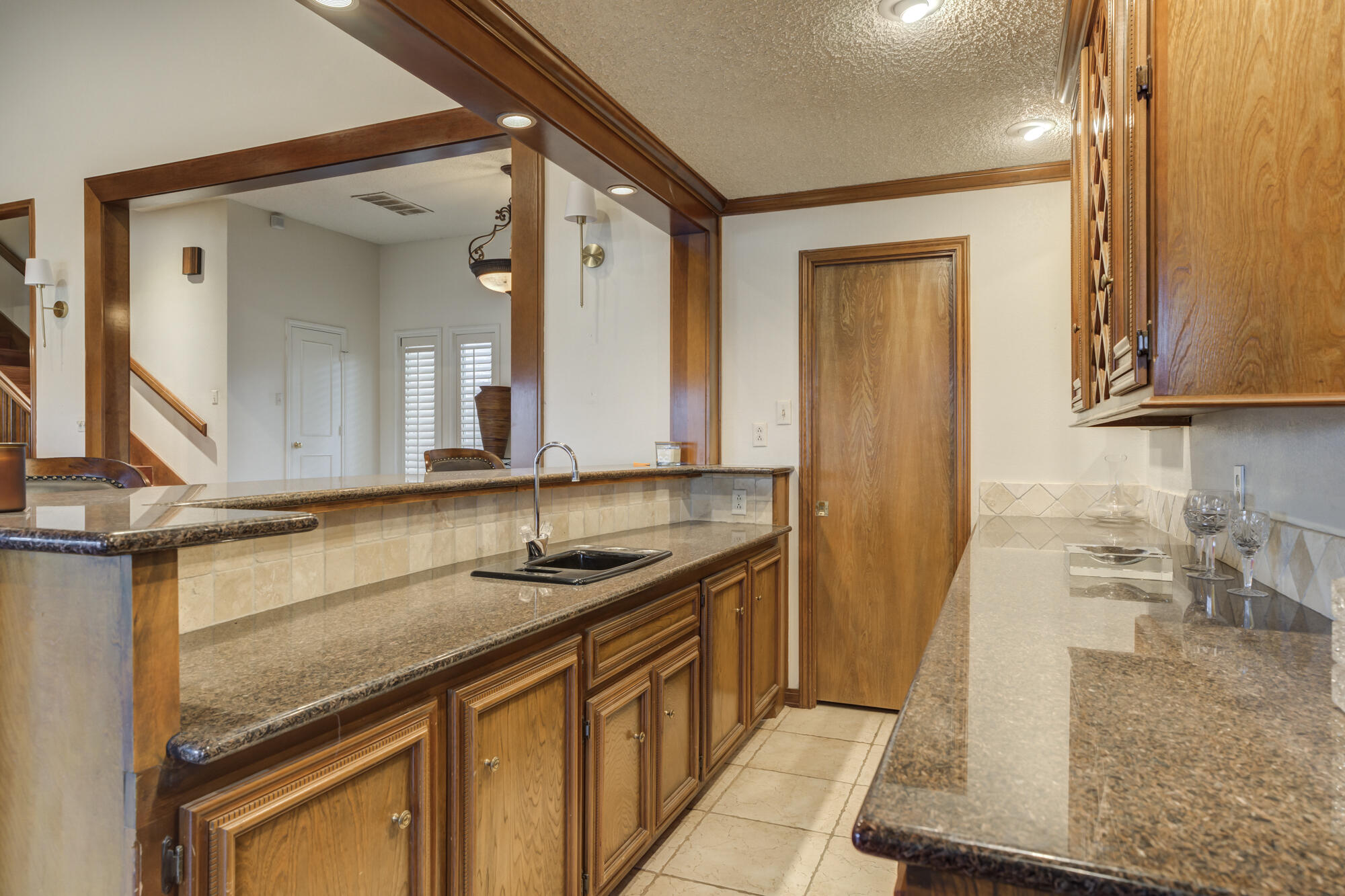 4405 89th Street Lubbock, TX 79424 - Photo 19 of 71 4405-89th-St_Lubbock-TX_23_Bar