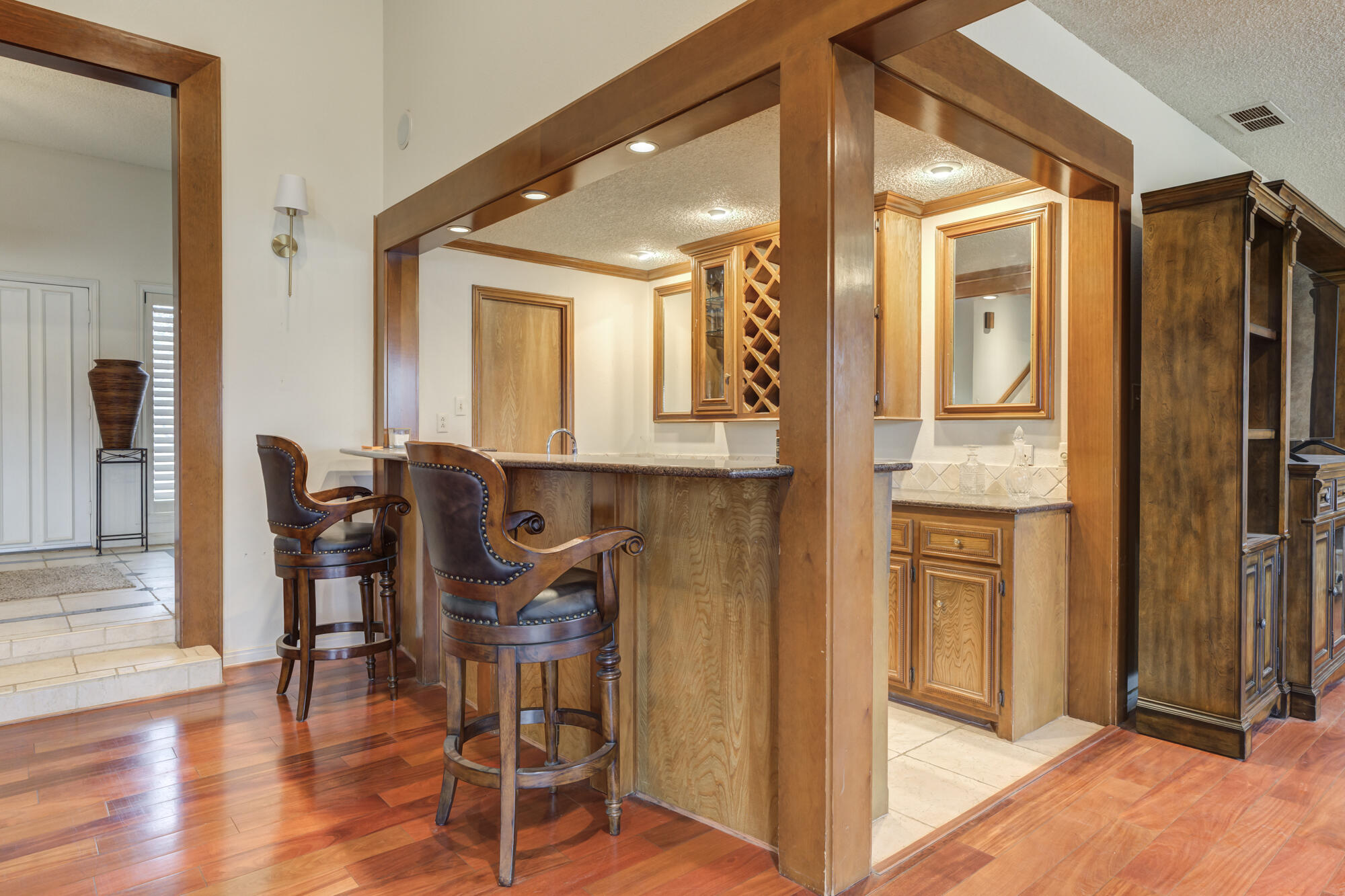 4405 89th Street Lubbock, TX 79424 - Photo 22 of 71 4405-89th-St_Lubbock-TX_26_Bar