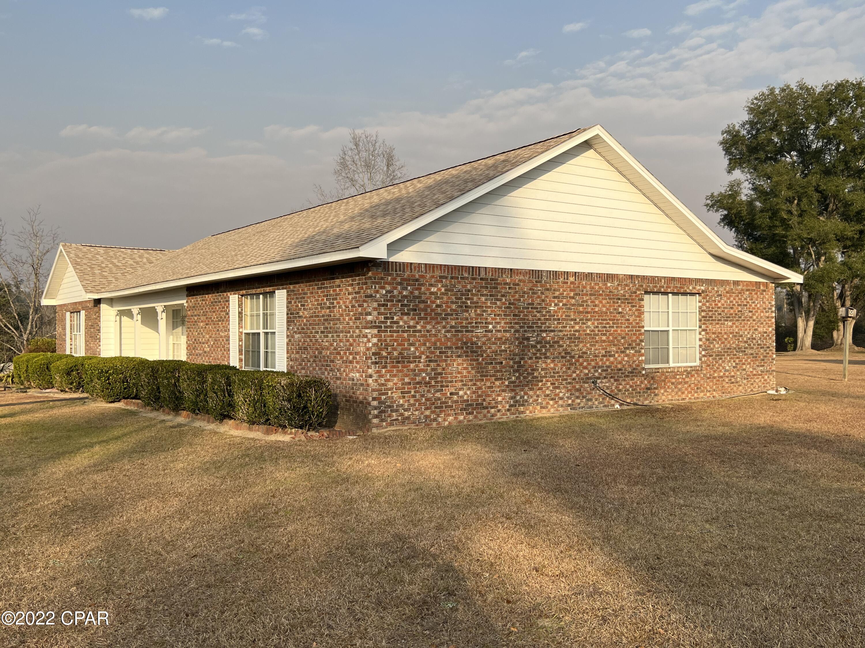 2820 Jackson Bluff Road Marianna, FL 32446 - Photo 4 of 42 Gallery Image 4