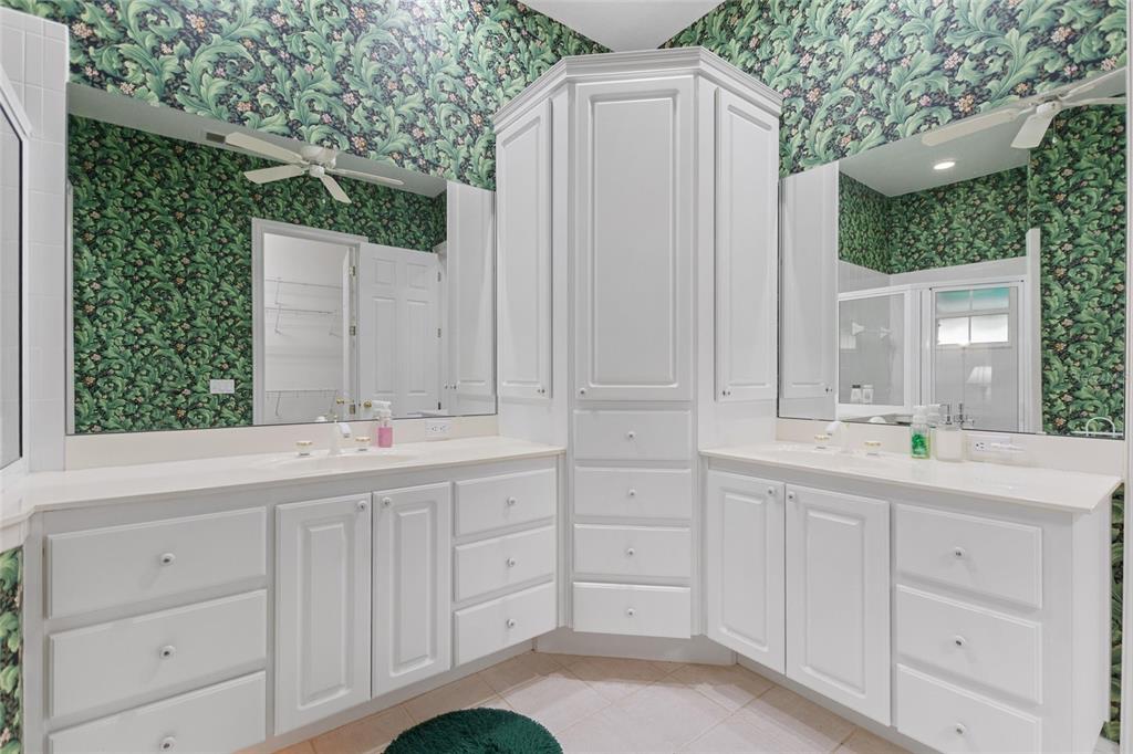 1046 Caravan Loop Polk City, FL 33868 - Photo 29 of 34