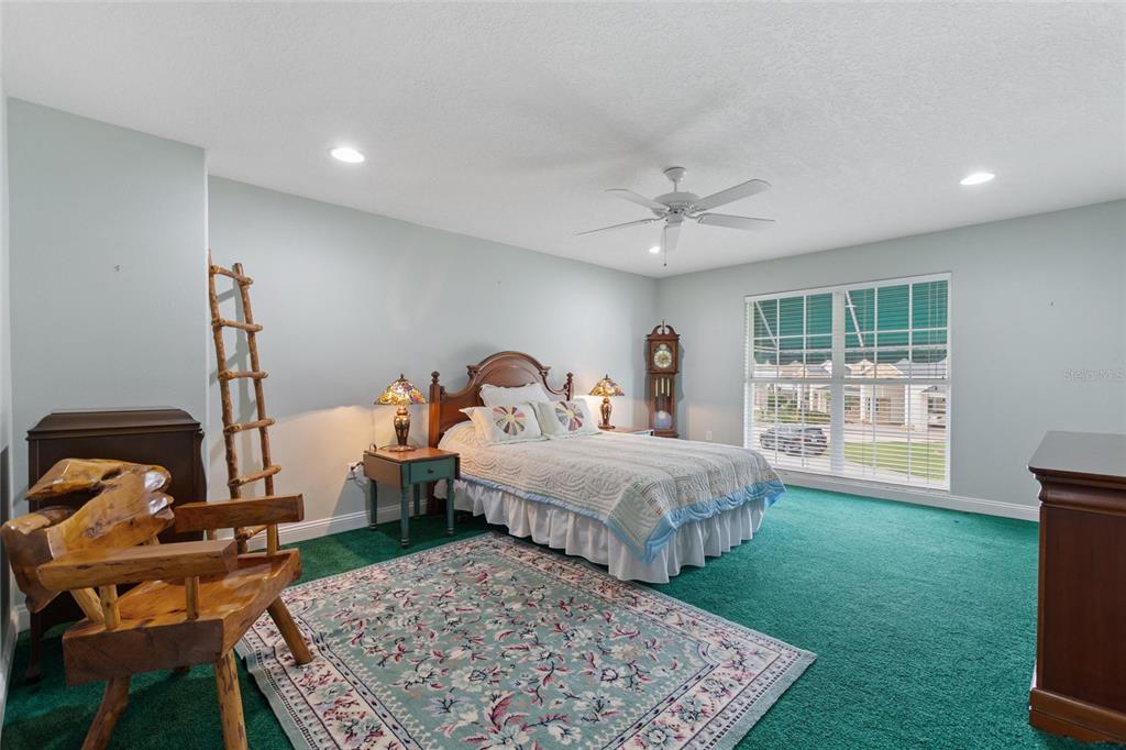 1046 Caravan Loop Polk City, FL 33868 - Photo 32 of 34