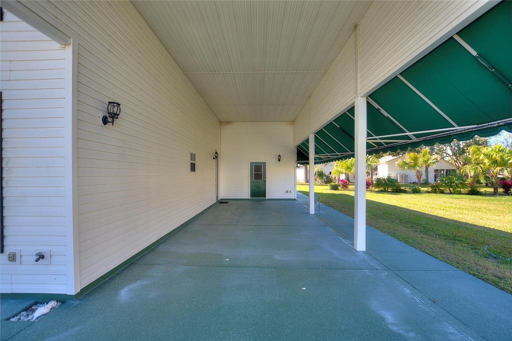 1046 Caravan Loop Polk City, FL 33868 - Photo 6 of 34