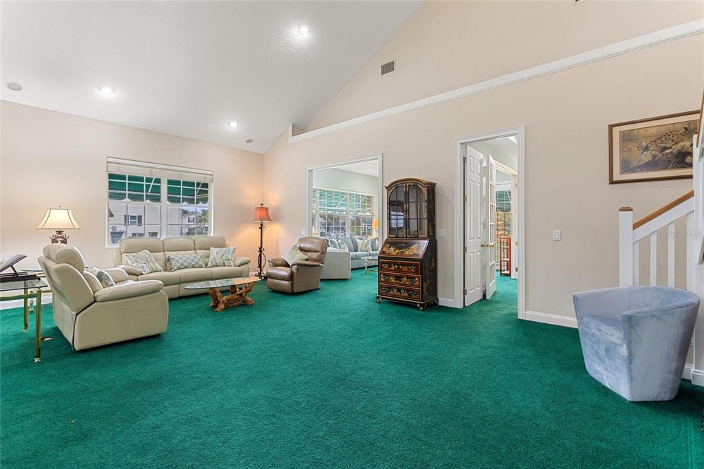 1046 Caravan Loop Polk City, FL 33868 - Photo 9 of 34