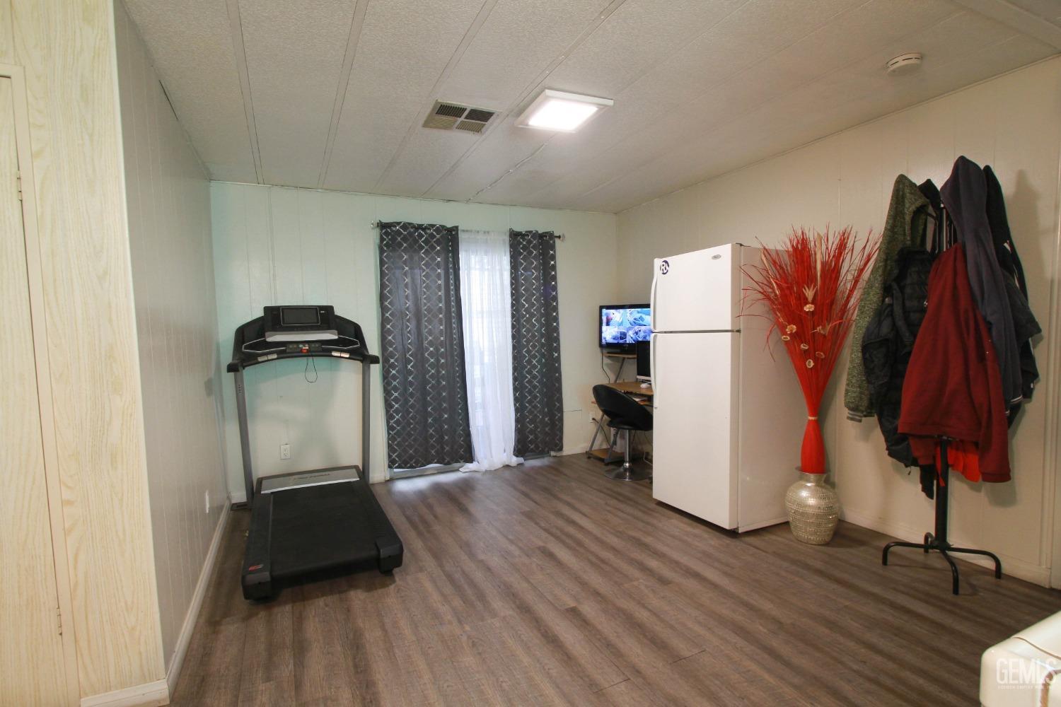 Undisclosed Address Bakersfield, CA 93304 - Photo 14 of 27 a view of a walk in closet