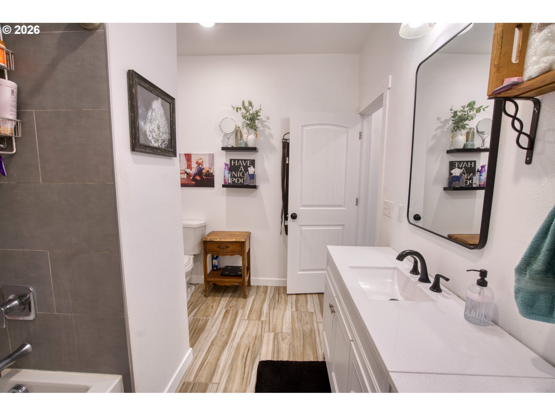 19 Inverness Road Goldendale, WA 98620 - Photo 27 of 48 a en suite bathroom with a sink and a mirror