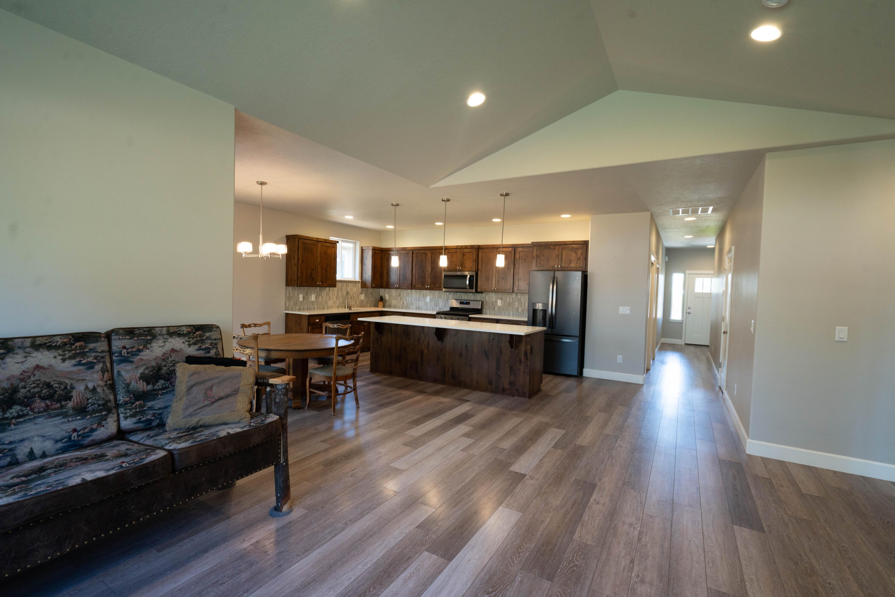 535 Northwest Rimrock Drive Redmond, OR 97756 - Photo 20 of 42 20