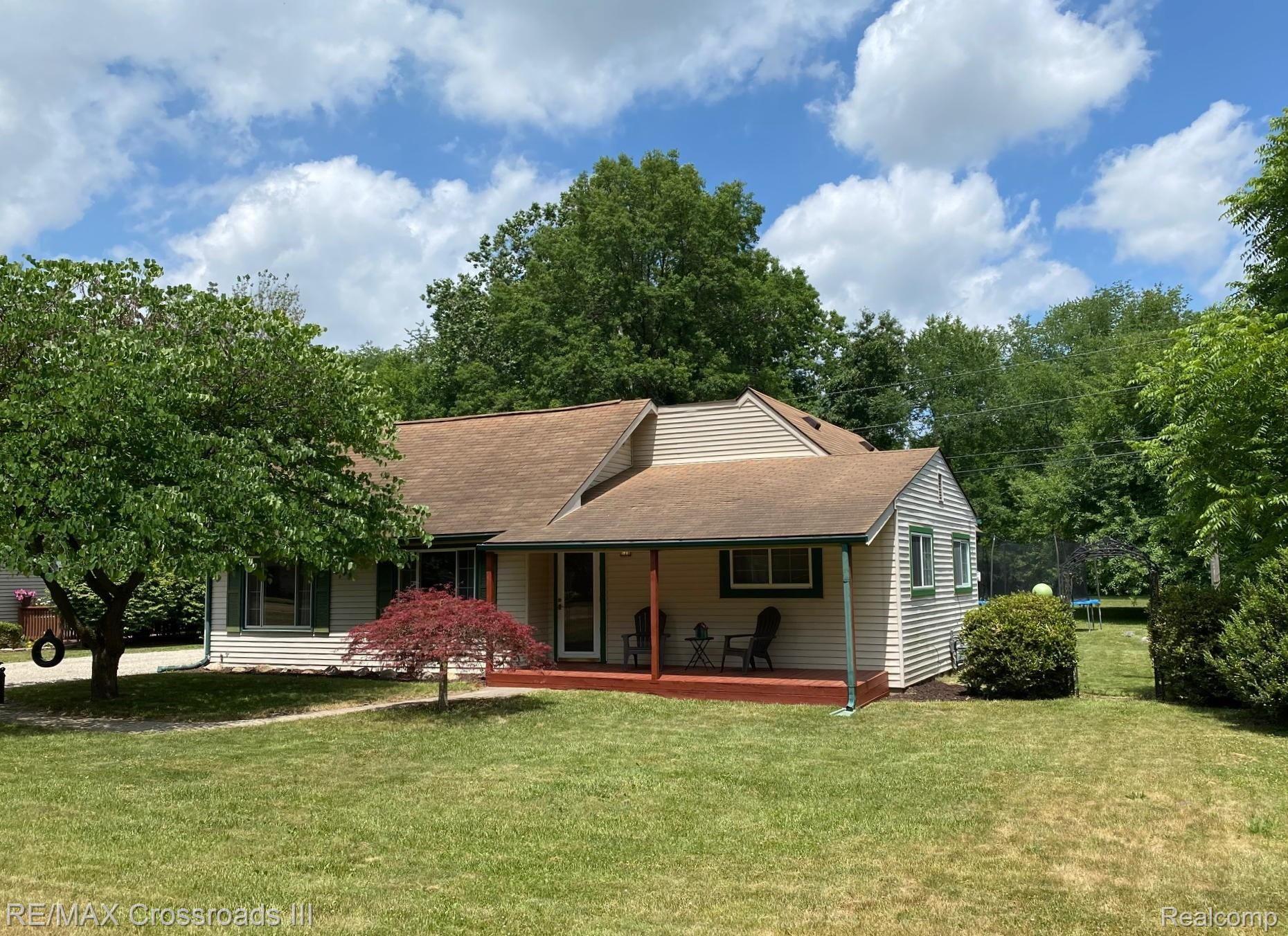 45180 Robson Road Belleville, MI 48111 - Photo 1 of 24 Front.jpg