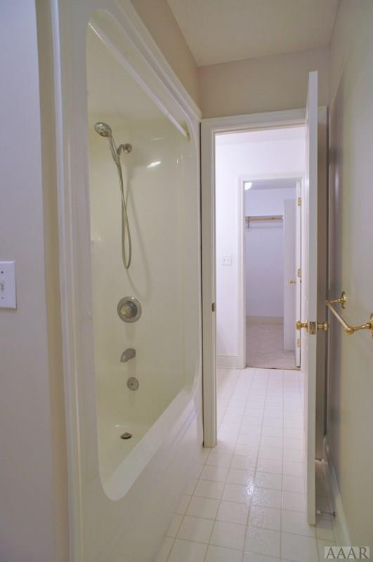 705 Yeopim Road Edenton, NC 27932 - Photo 31 of 35 Shower between Upstairs Baths