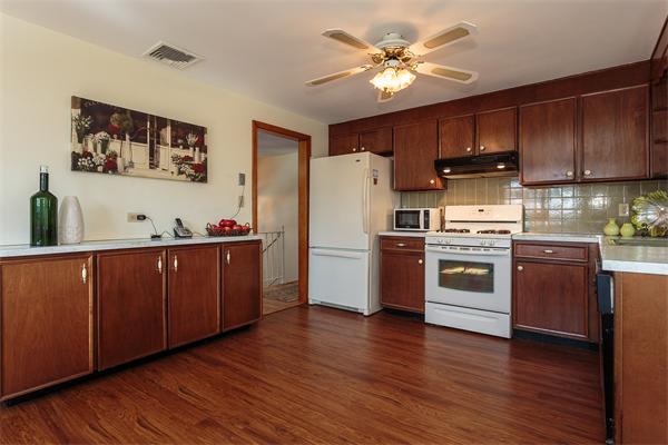 6 Barbara Road Stoneham, MA 02180 - Photo 3 of 22 Gallery Image 3
