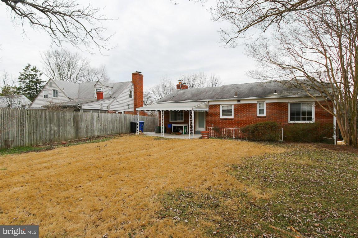 417 Kerwin Road Silver Spring, MD 20901 - Photo 27 of 30 front view of a house with a yard