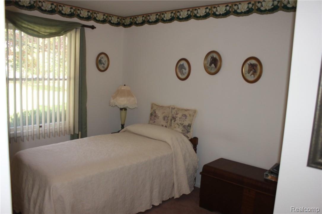 5482 East Coldwater Road Flint, MI 48506 - Photo 22 of 34 IMG_8389.JPG