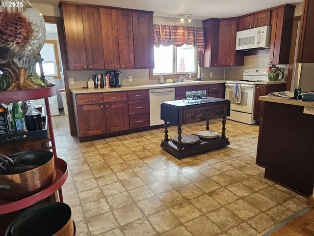 $7,950,000 | 9800 Sevenmile Road, Fort Klamath, OR 97626